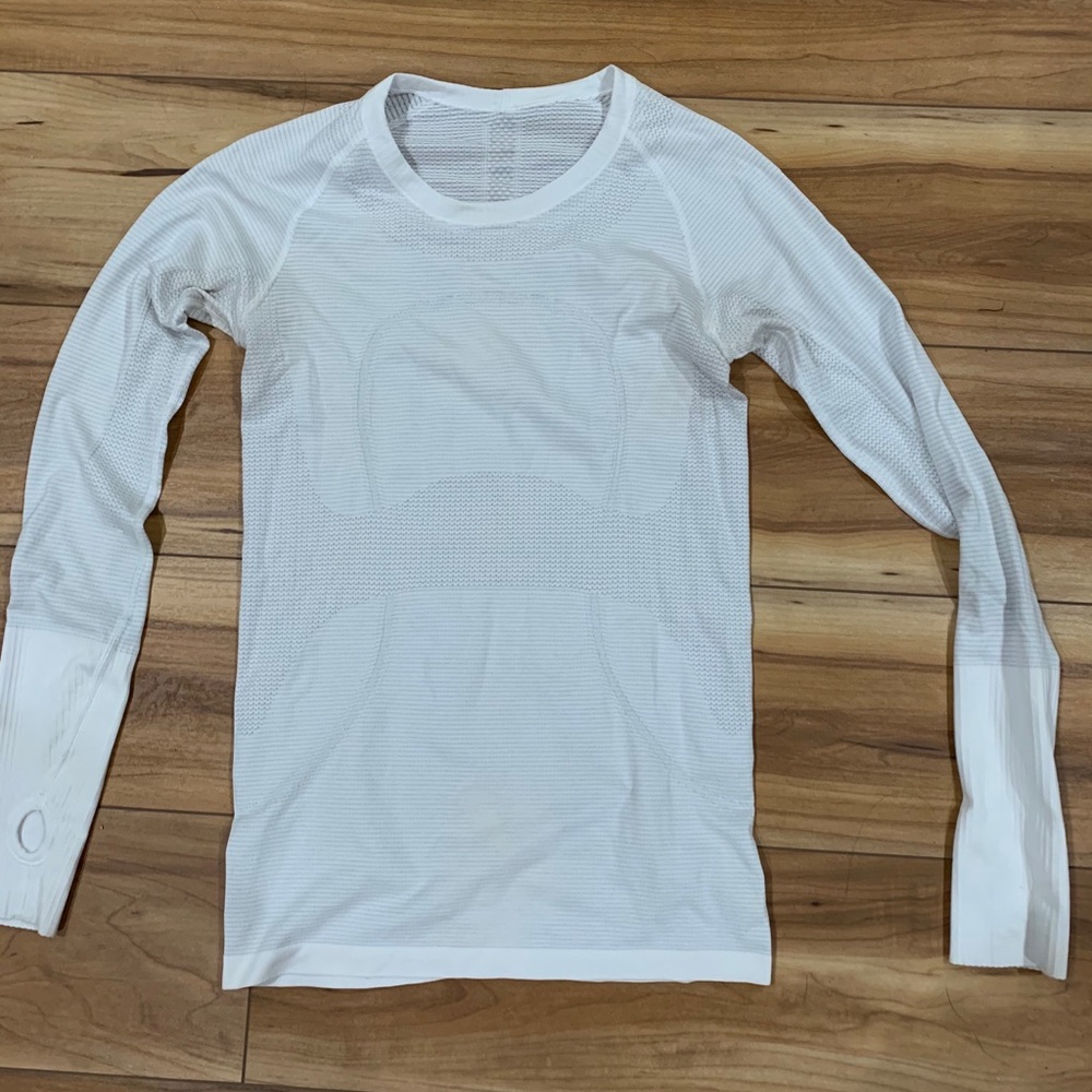 Lululemon top